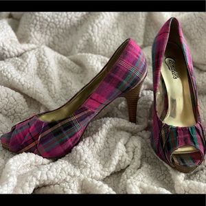 Multi color, plaid, peep toe pumps